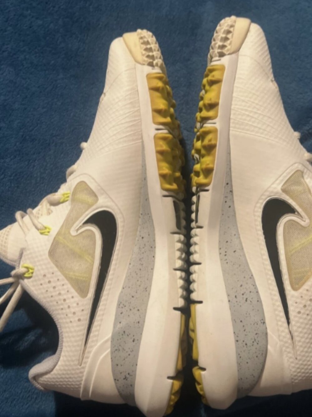 Nike Tiger Woods TW 2014 Volt Spikeless Golf Shoe  Mens Size 12
